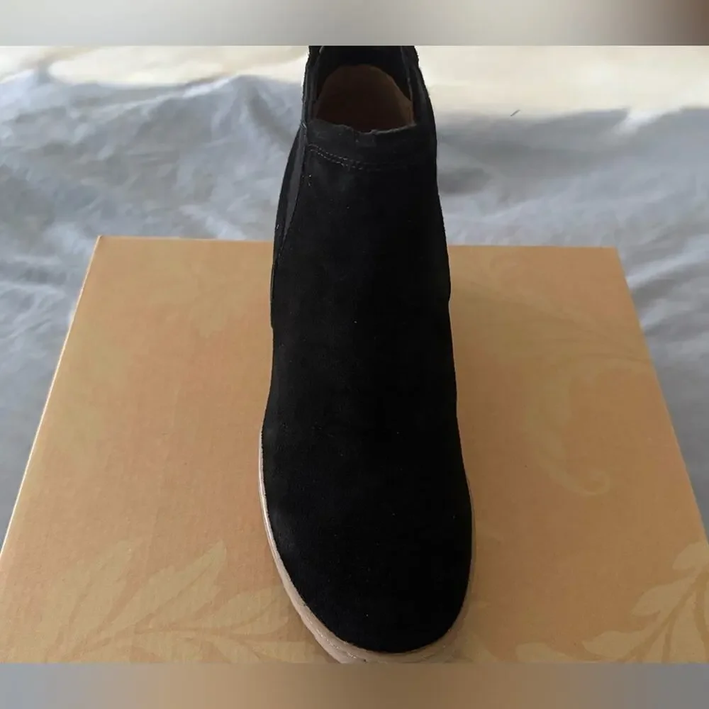 Sofft Women's Black Suede Ankle Boots size 9 New in Box